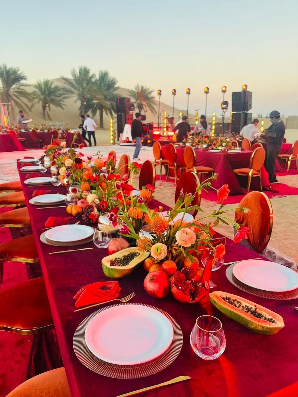 Gala dinner tablescape with florals, produced by Sparkling Sandset